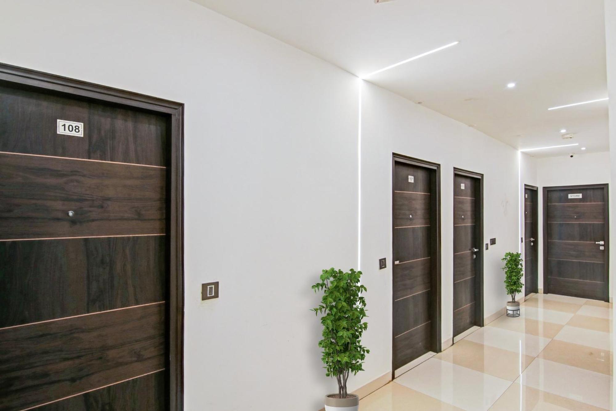 Hotel 19 West 뉴델리 외부 사진